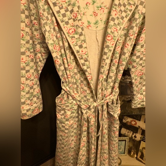 Floral Print Robe - Picture 2 of 8